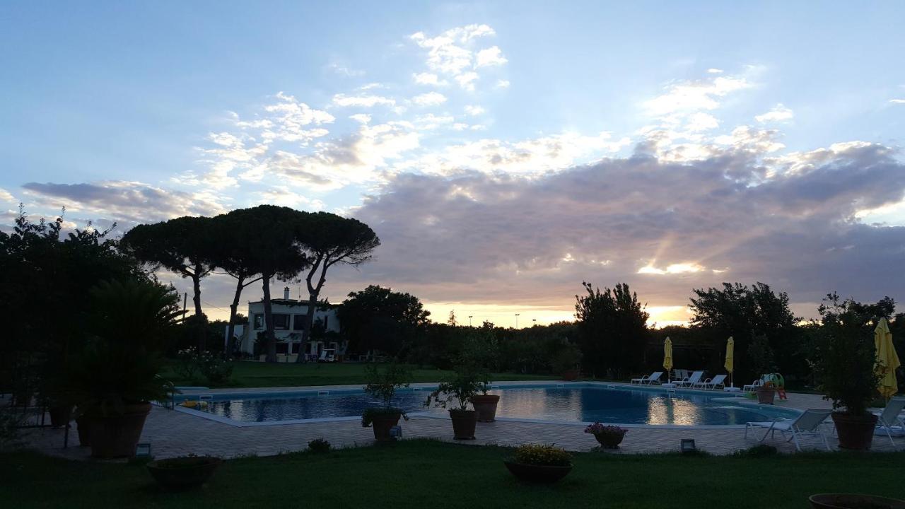 Tenuta Donnanna Agriturismo&Glamping ガラトーネ エクステリア 写真