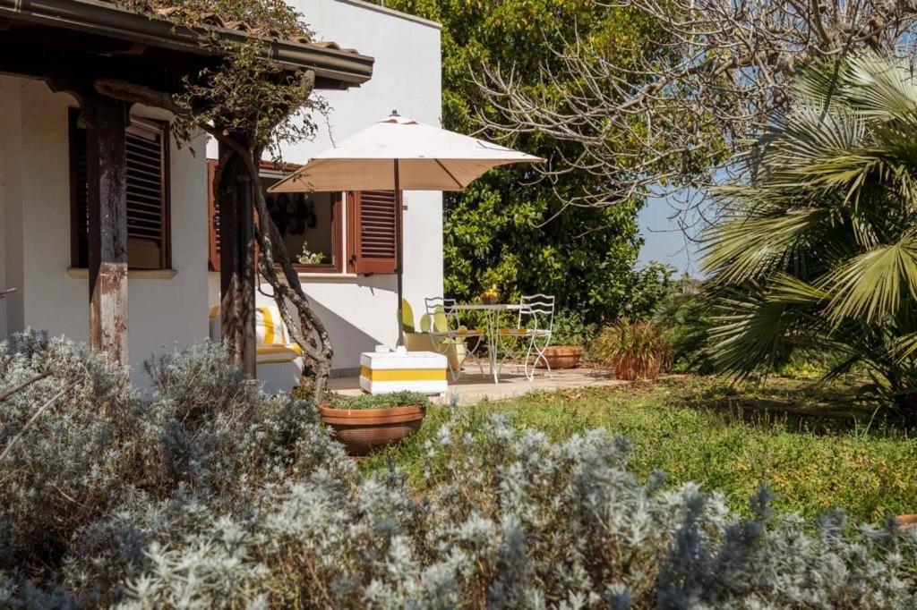 Tenuta Donnanna Agriturismo&Glamping ガラトーネ エクステリア 写真