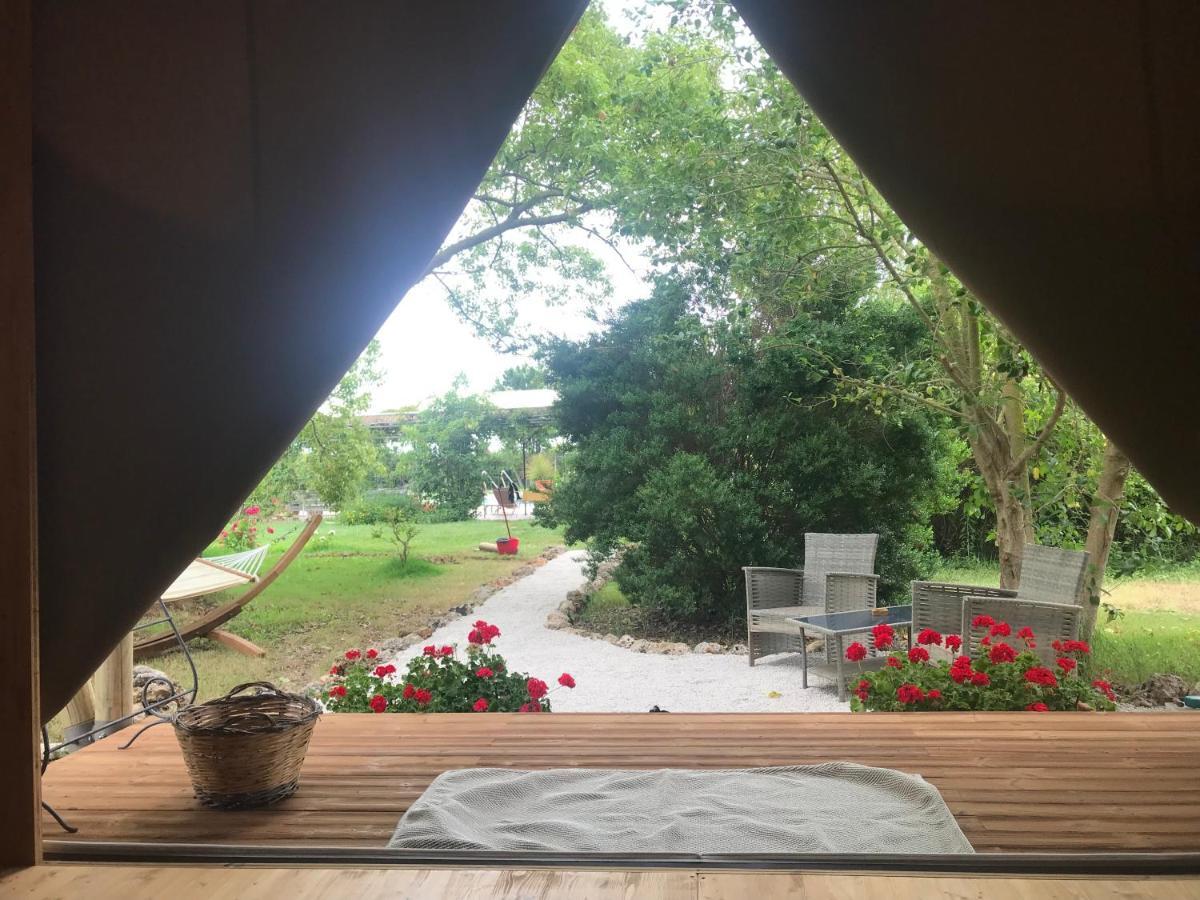 Tenuta Donnanna Agriturismo&Glamping ガラトーネ エクステリア 写真